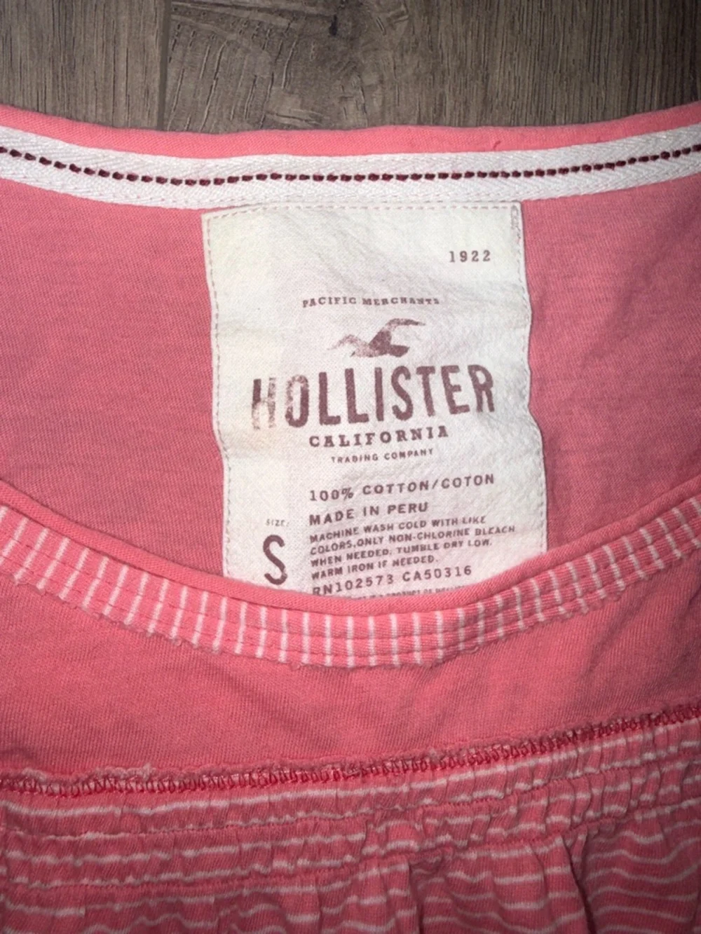 Hollister Pink Striped Short Sleeve Scoop Neck Top - Picture 4 of 5